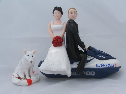  to be reflected in their wedding cake topper They also wanted their pet 
