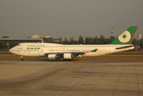 EVA AIR Boeing 747-400 B-16465