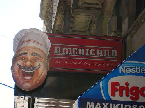 Pizzeria la Americana - La Reina de las Empanadas