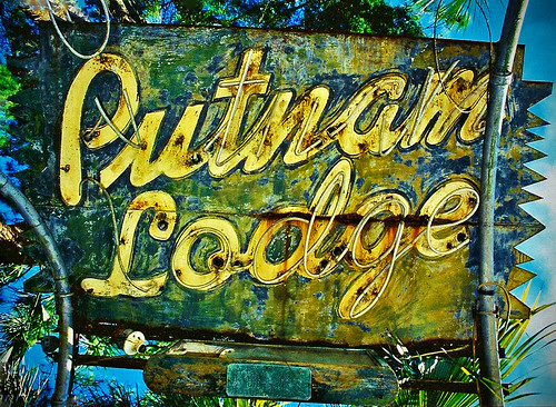 The Old Putnam Lodge Sign