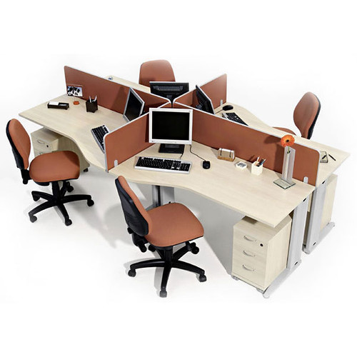 mesas para computadores no escritório