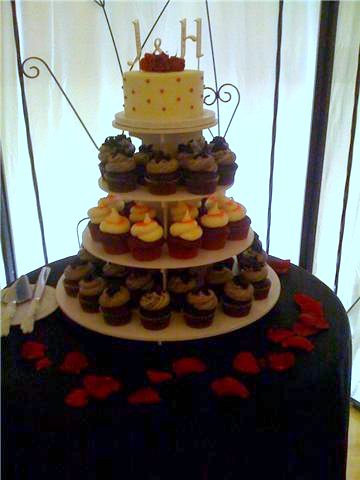 black and white wedding cakes with red. Red, Black, and White Wedding