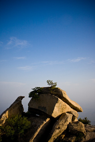 Climbing Hua Shan