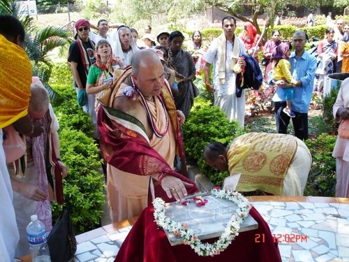 H H Jayapataka Swami in Tirupati 2006 - 0022 por ISKCON desire  tree.