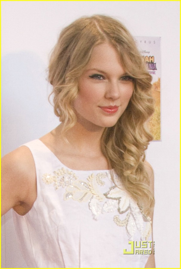 taylor-swift-french-connection-05