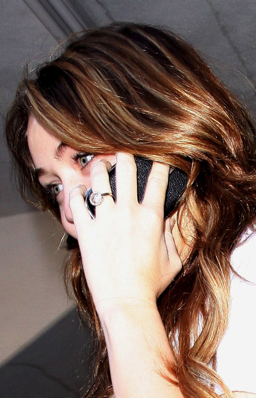 Is Miley Cyrus Wearing a Promise Ring? 1/1