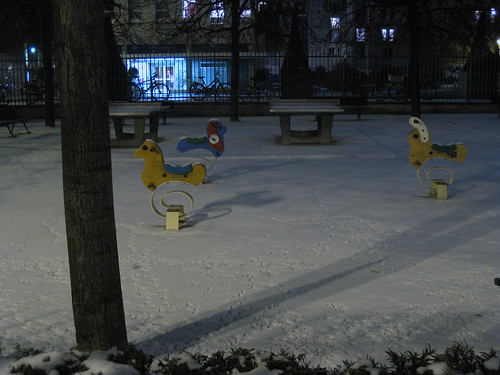 Jardin public à paris fermé à cause de la neige