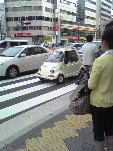 Tiny car in Shinjuku 2