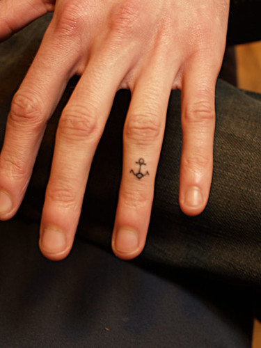 Tiny anchor SleepItOff Tags tattoos handdone taarna stickandpoke 