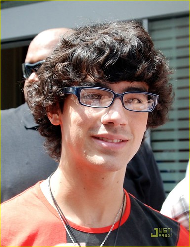 Did you think Joe Jonas' glasses were fake and just for show