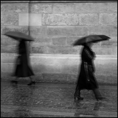 Dancing in the rain - Paris