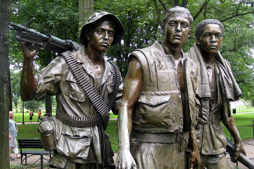 Washington DC: Vietnam Veteran's Memorial - The Three Soldiers