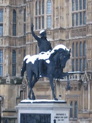 Parliament in the snow: Richard I statue