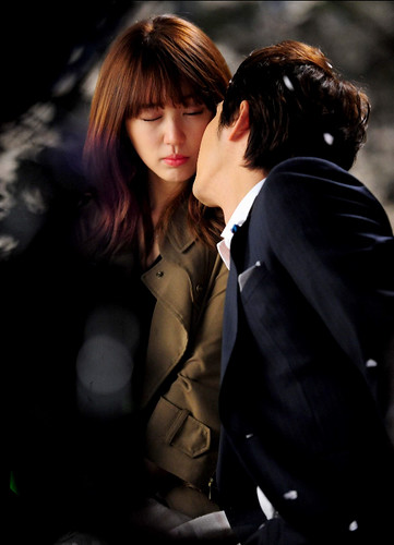 Kang Ji Hwan Cherry Heudeureojin Magical Night Kiss 3