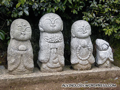 A family of little Buddha statues