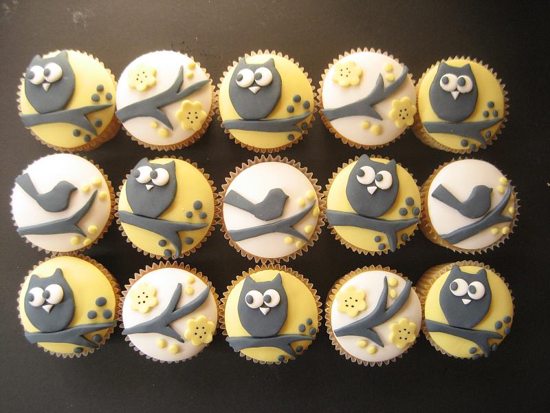 yellow owl and bird cupcakes