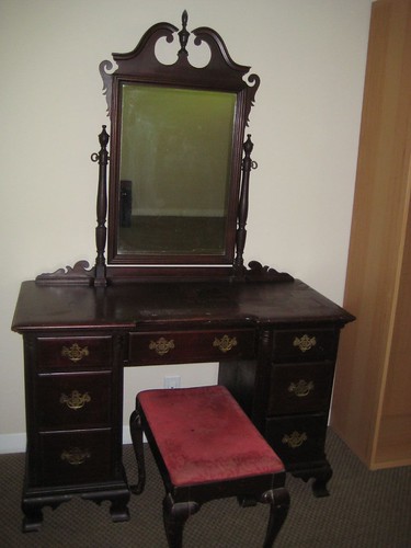  Kling Furniture dresser (vanity) circa 1940s 
