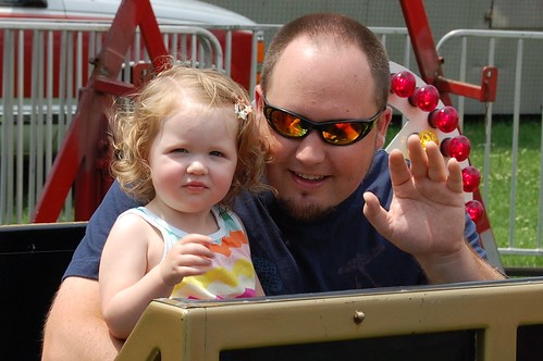 Ardyn and Dad wave at mom from the train