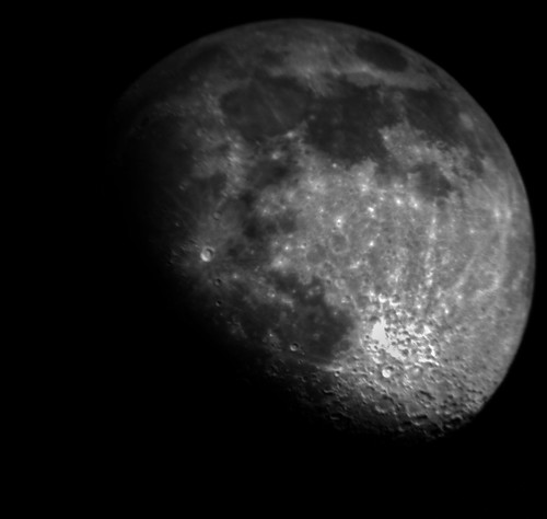 Moon 1-06-09 HDR