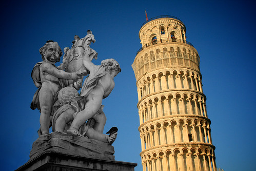  フリー画像| 人工風景| 建造物/建築物| 塔/タワー| ピサの斜塔| 世界遺産/ユネスコ| 彫刻/彫像| イタリア風景|    フリー素材| 