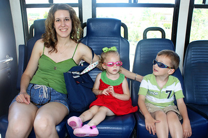 Me-and-kids-shuttle-bus