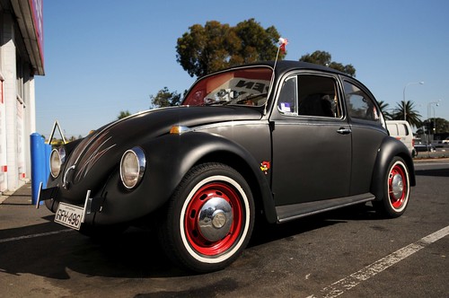 How to Take Off VW Bug Emblems