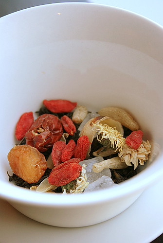八宝茶 ("Ba Bao Cha") or Eight Treasures Tea