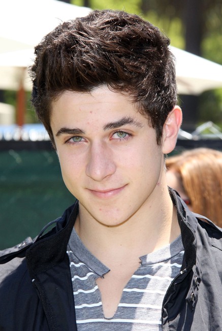david-henrie-time-for-heroes-close