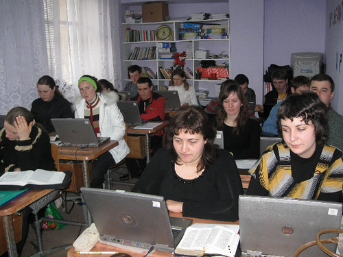 Grupul facultăţii tehnologii informaţionale din Taraclia (Institutul de Studii Biblice Inductive din Moldova)