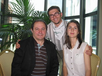 Генади Кондарев (ЗЕЛЕНИТЕ), Хуан Беренд (вляво, генерален секретар на ЕЗП), Деница Петрова (съпредседател, ЗЕЛЕНИТЕ)