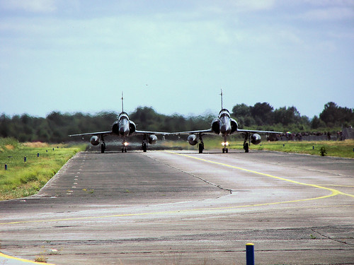 Airplane picture - mirage 2000 Taxiway