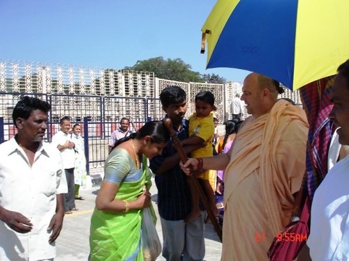 H H Jayapataka Swami in Tirupati 2006 - 0008 por ISKCON desire  tree.