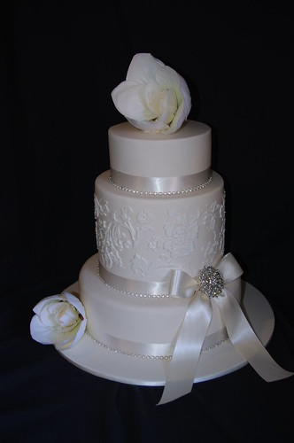 pictures of wedding cakes with bling. Ivory ling wedding cake