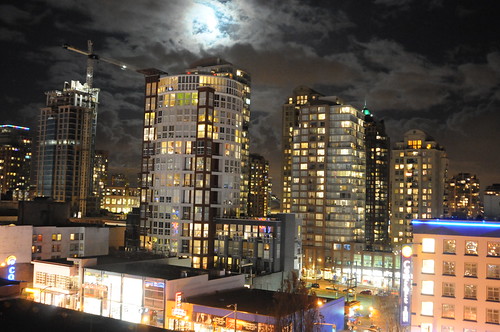 Full moon Vancouver
