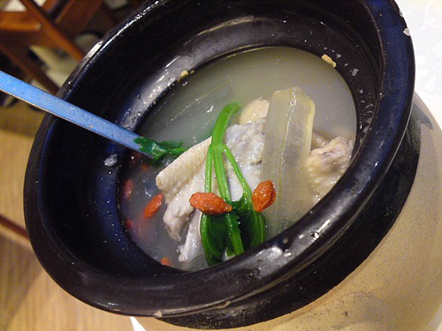Chicken soup with winter melon, scallops, aloe vera and red dates
