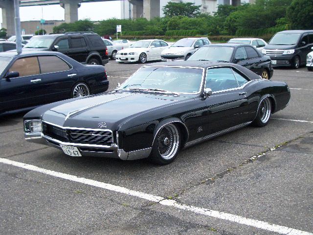Buick Riviera, in Japan