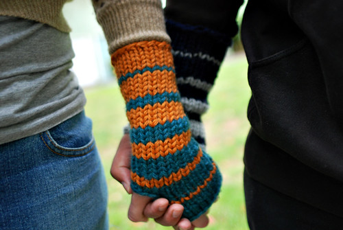 knit mitts