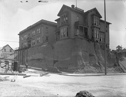 Ross Shire Hotel (6th & Marion) during 6th Avenue regrade, 1914