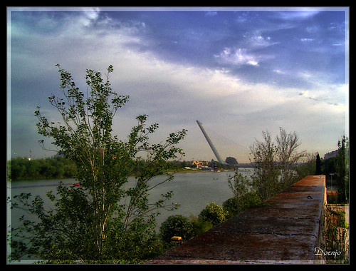 Puente del Alamillo  (by Doenjo)