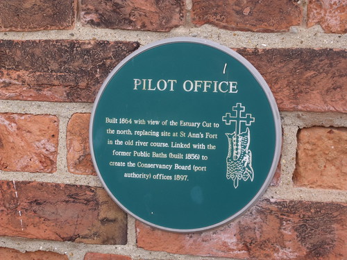 Pilot Office, Ferry Street, King's Lynn - Green Plaque
