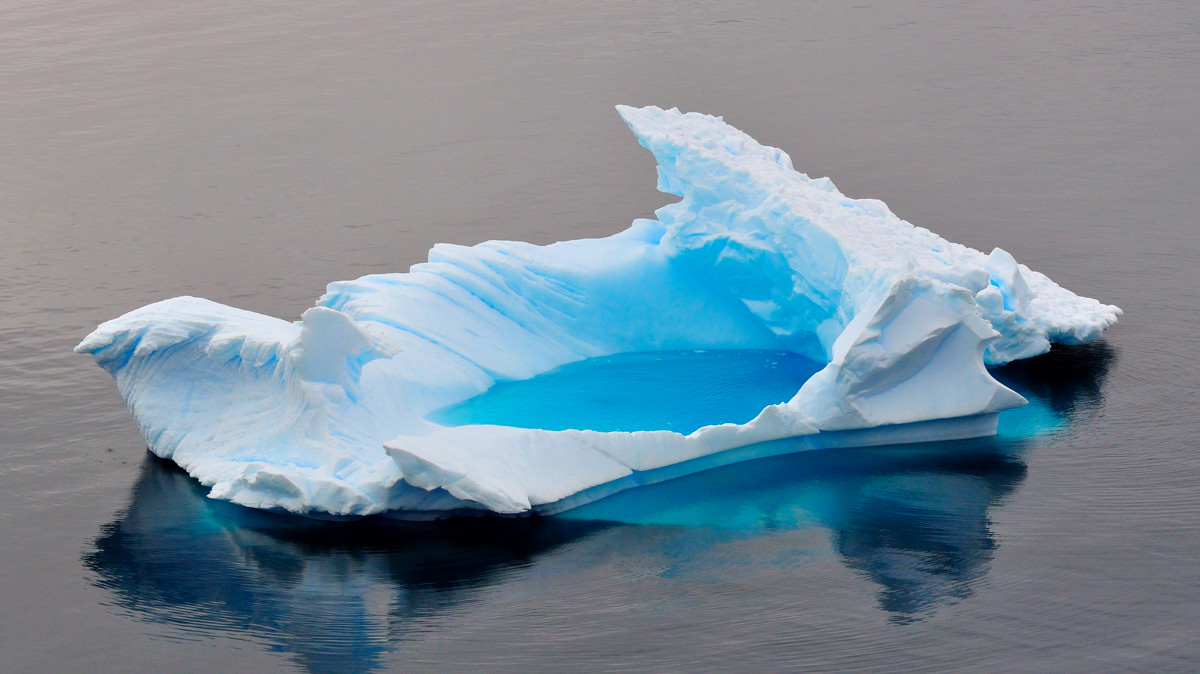 An unique shape iceberg
