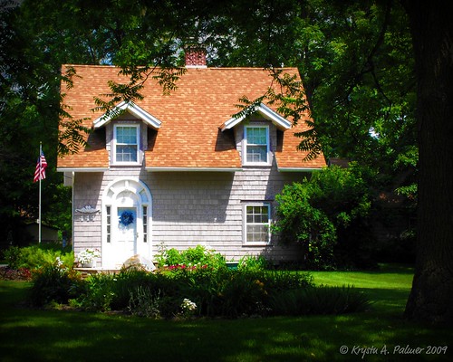 Quaint Cottage by GettysGirl on Flickr