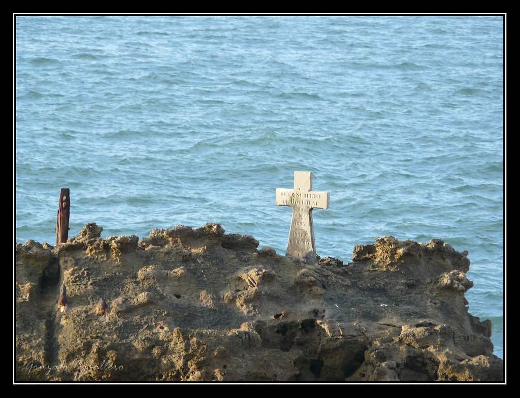 Cruces en Le Rocher de la Vierge (Biarritz)