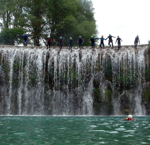 Salto de la presa de Bierge, unos 8 metros