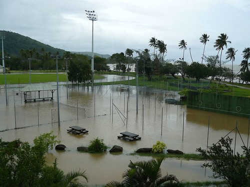 Depression tropicale fevrier 2009 Poindimie #2 : Inondation des terrains de Tennis