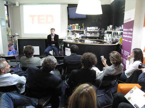 Vinvin chairing the happiness talk at Tedx Paris
