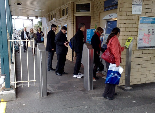 POTD: Not enough #Myki readers at some stations