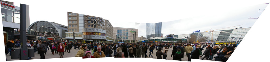 Alexanderplatz Flash Mob Panorma (before)