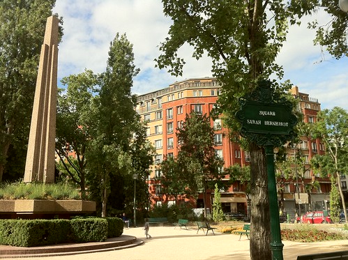 Square Sarah Bernhardt à Paris