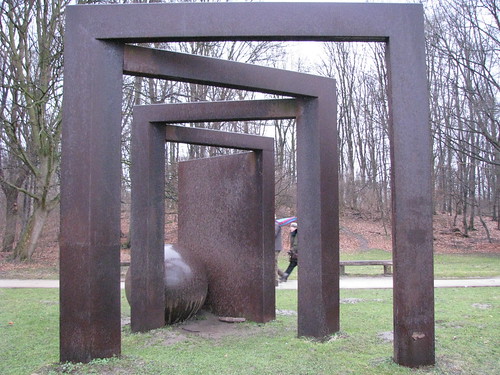 15-Escultura contemporânea no parque de Köln